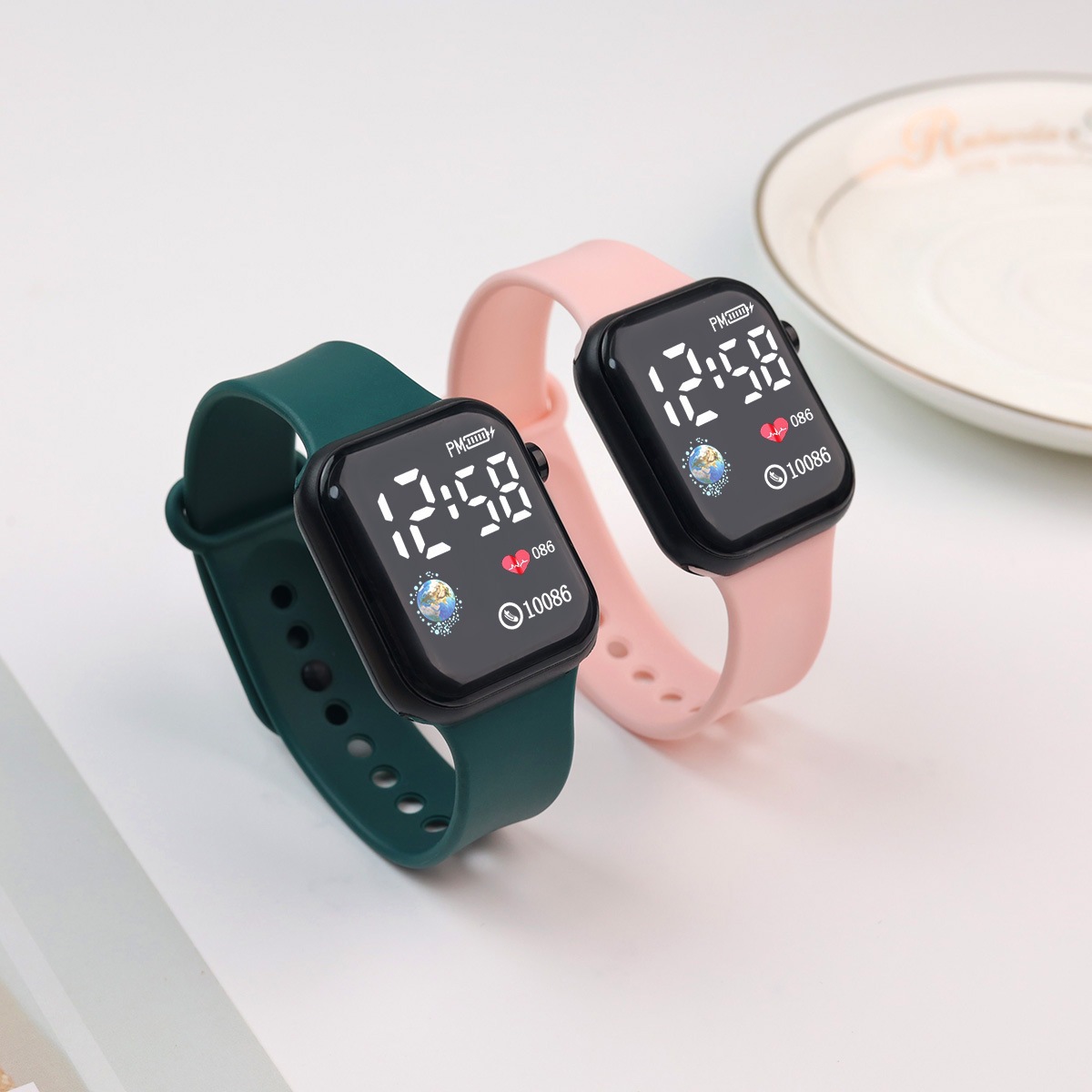 ساعة رقمية LED جديدة للأطفال ا - مراجعة Smartwatch Watches For Girls وسعره