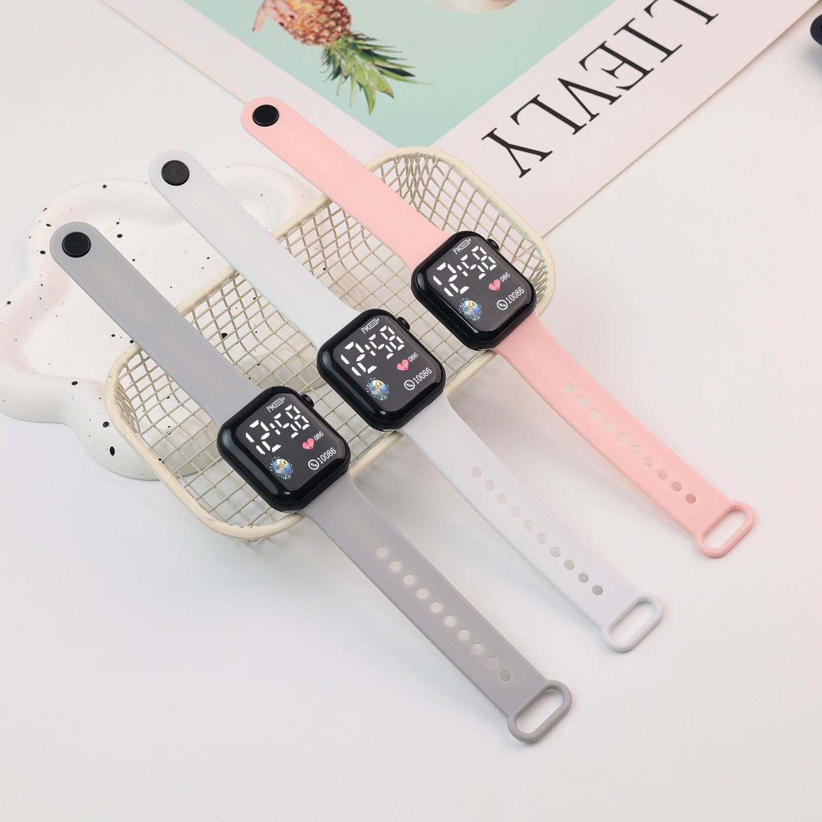 ساعة رقمية LED جديدة للأطفال ا - مراجعة Smartwatch Watches For Girls وسعره